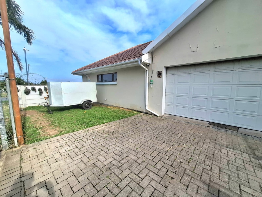 5 Bedroom Property for Sale in Beacon Bay Eastern Cape